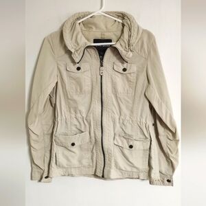 Eddie Bauer Women's Cream Travex Lightweight Jacket & Coats XS
